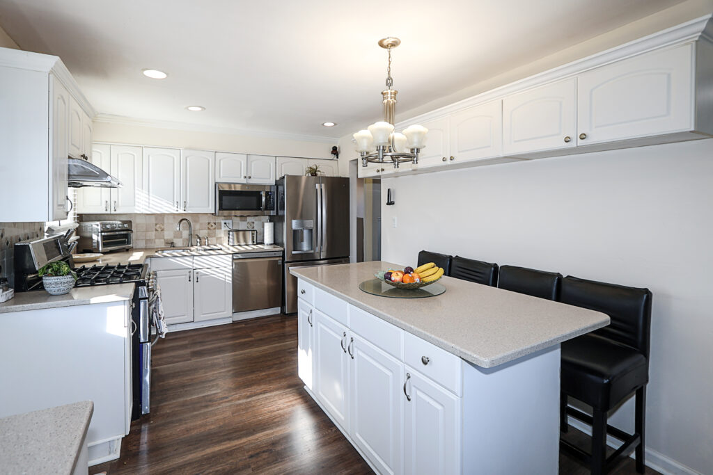 169 N Sixth St, Bethpage 11 169 N Sixth St, Bethpage 11